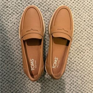 TOMS Women's Brown Leather Loafers ADORABLE